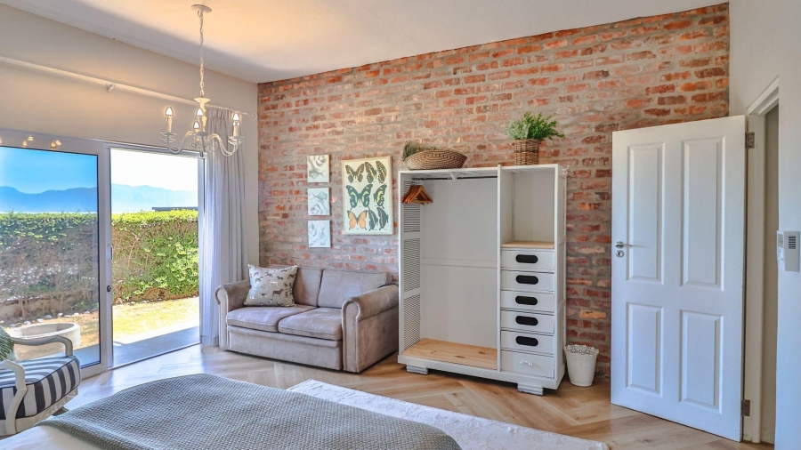 4 Bedroom Property for Sale in De Kelders Western Cape